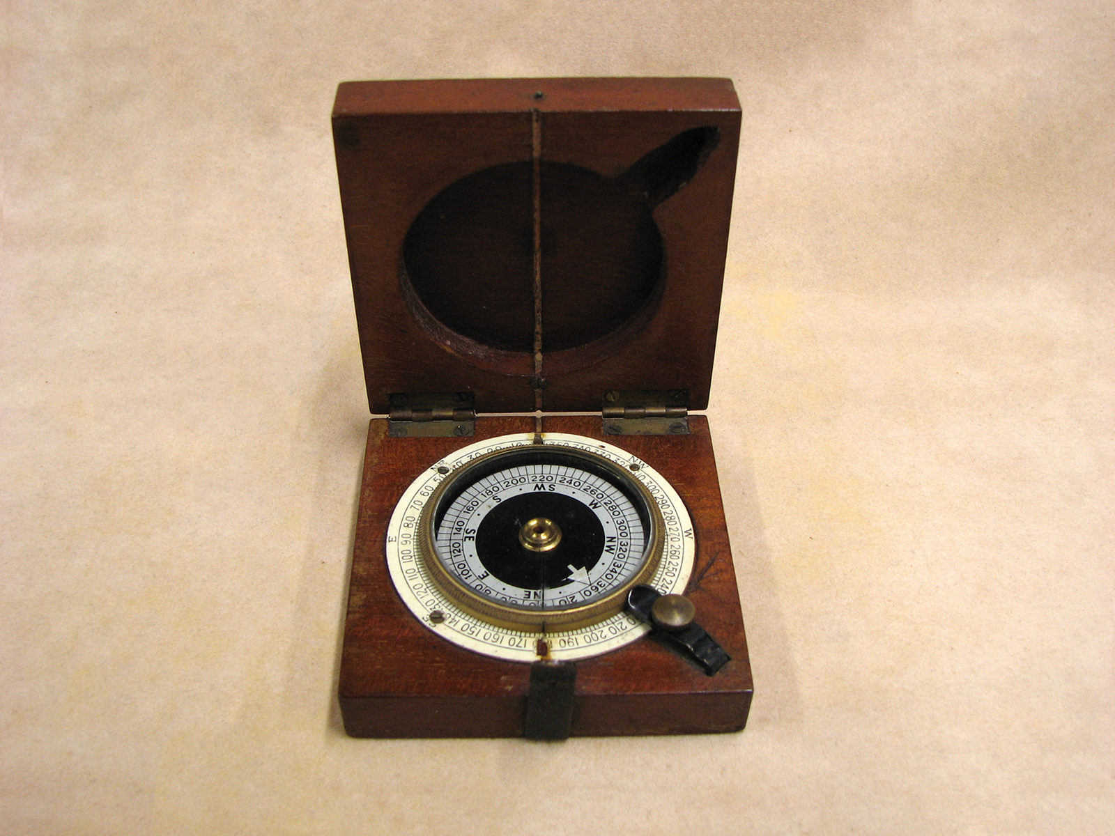 Francis Barker WW1 mahogany cased military marching compass dated 1918